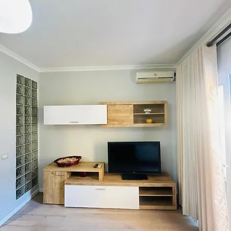 Blloku Luxury 2 Bedroom Tirana