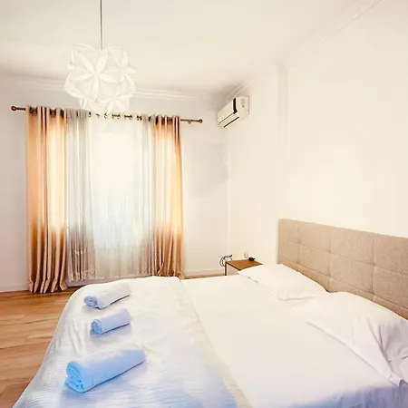 Blloku Luxury 2 Bedroom Apartment Tirana