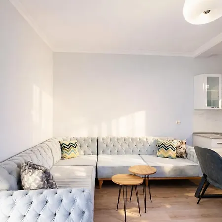 Blloku Luxury 2 Bedroom * Tirana