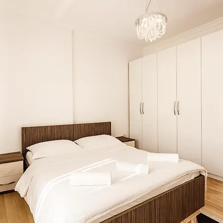 아파트 Blloku Luxury 2 Bedroom 티라나