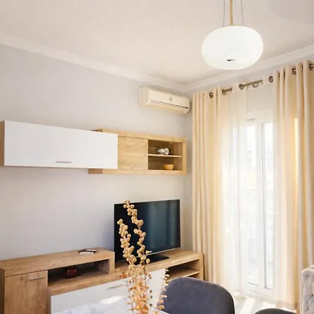 Blloku Luxury 2 Bedroom アパート